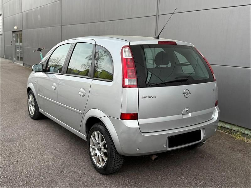 Gebraucht Opel Meriva 122 PS (89 kW) 2004 Silber Van / Kleinbus