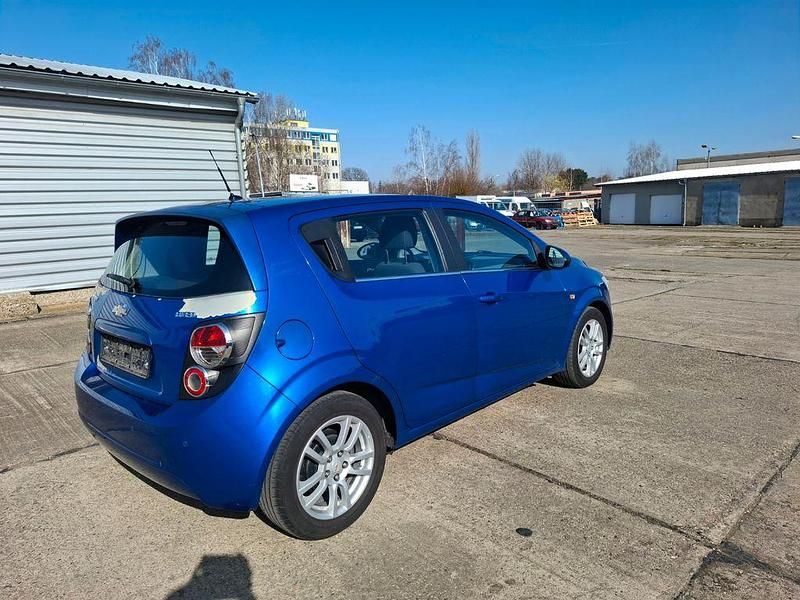 Gebraucht Chevrolet Aveo LTZ 116 PS (85 kW) 2012 Blau Kleinwagen