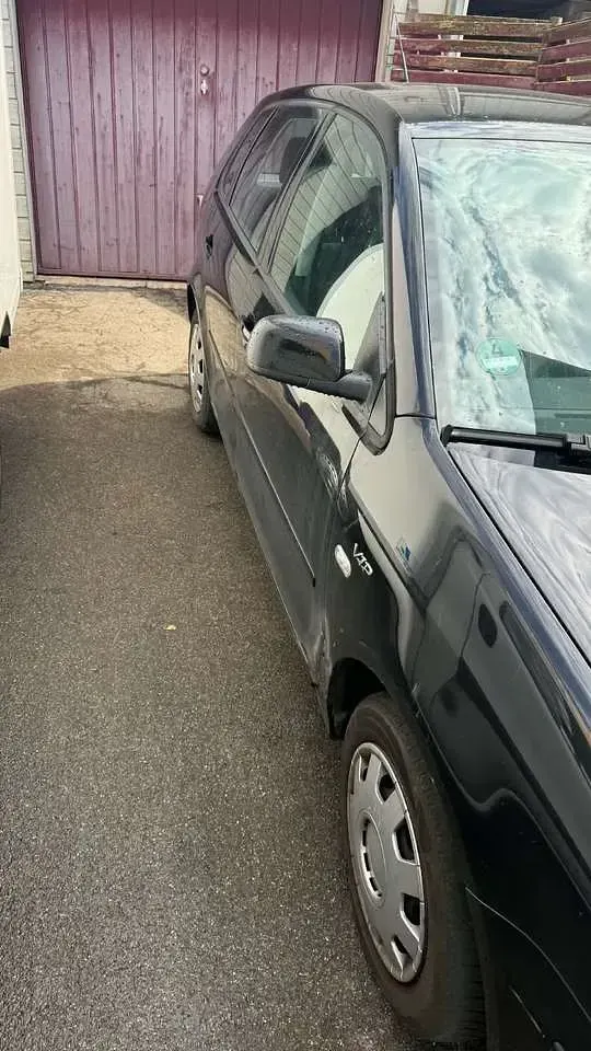 Gebraucht VW Polo 75 PS (55 kW) 2003 Schwarz Kleinwagen