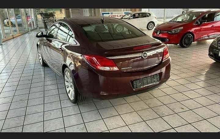 Rot Gebraucht 2012 Opel Insignia Limousine | 7.200 € - Bild 1/4