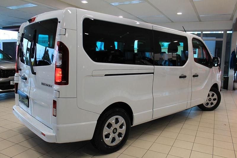 Neu Renault Trafic 150 PS (110 kW) 2025 Gletscherweiss Van / Kleinbus