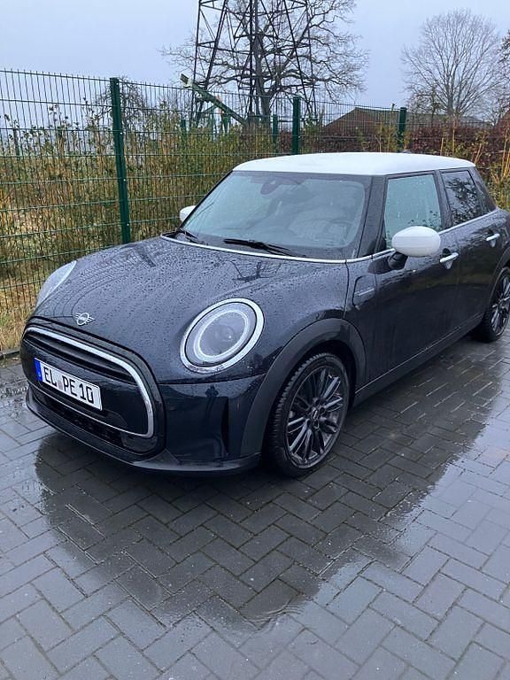 Gebraucht Mini Cooper Classic 136 PS (100 kW) 2023 Schwarz Kleinwagen
