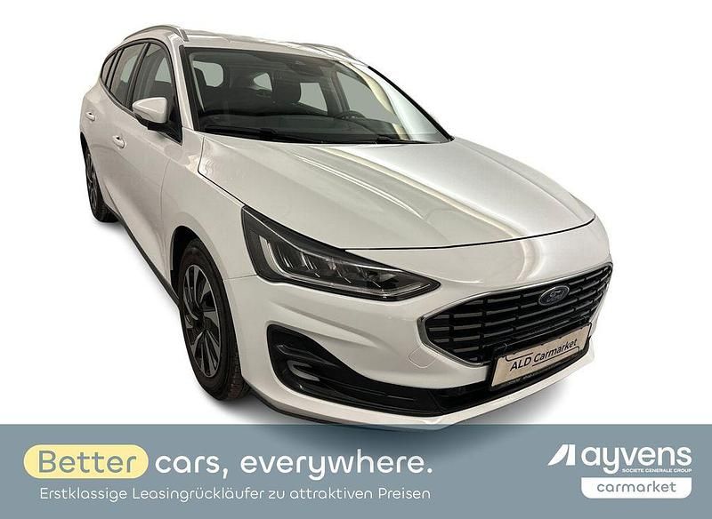 Weiß Gebraucht 2023 Ford Focus Limousine | 18.480 € (Guter Preis) - Bild 1/4