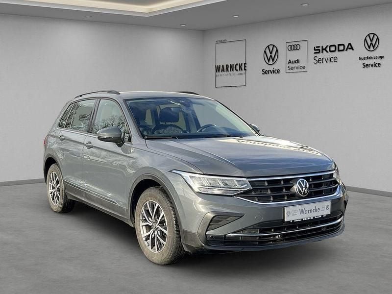 Gebraucht VW Tiguan Life 150 PS (110 kW) 2023 Grau SUV