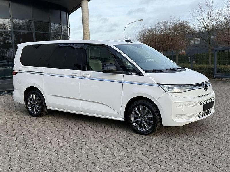 Gebraucht VW Multivan Style 150 PS (110 kW) 2025 Weiß Van