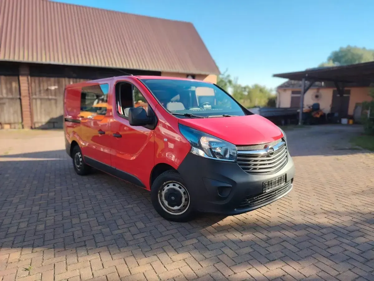 Gebraucht Opel Vivaro 116 PS (85 kW) 2016 Rot Van / Kleinbus