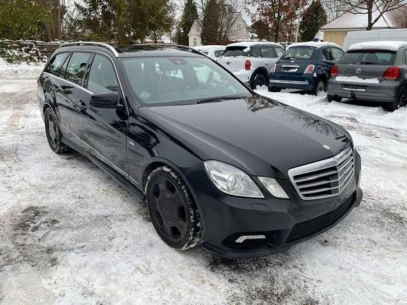 Gebraucht Mercedes E350 Avantgarde 265 PS (194 kW) 2011 Schwarz Limousine