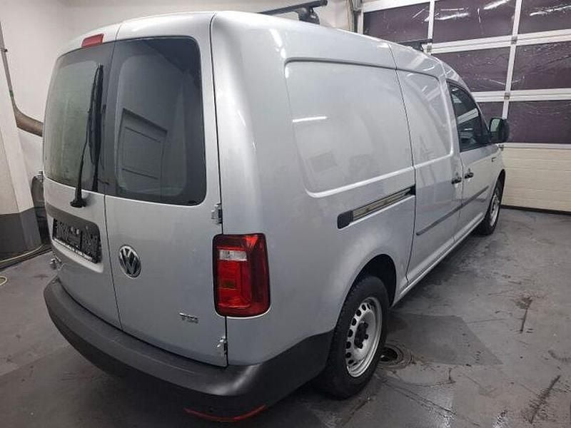 Gebraucht VW Caddy Maxi 102 PS (75 kW) 2018 Silber Van / Kleinbus