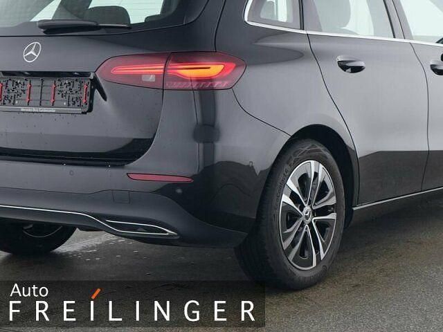 Gebraucht Mercedes B180 Progressive 116 PS (85 kW) 2024 Schwarz Van / Kleinbus