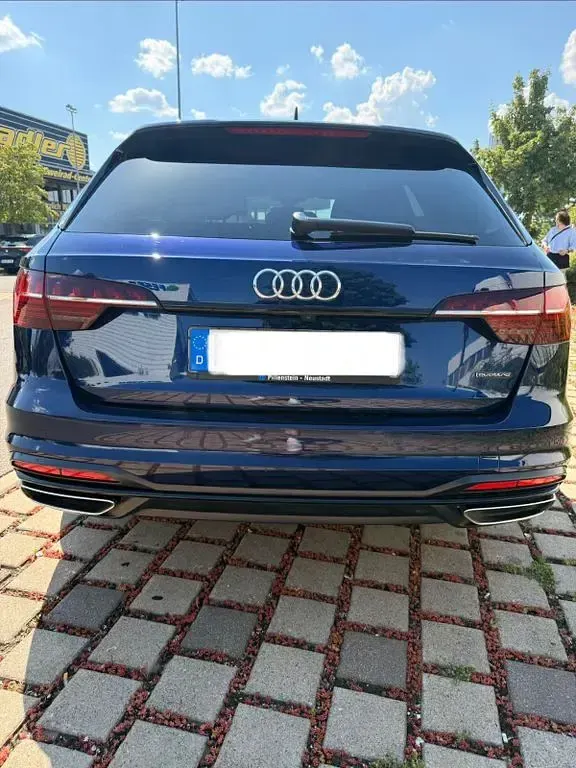 Gebraucht Audi A4 Design 231 PS (169 kW) 2019 Blau Kombi