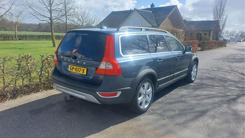 Gebraucht Volvo XC70 Momentum 185 PS (136 kW) 2008 Blau Kombi