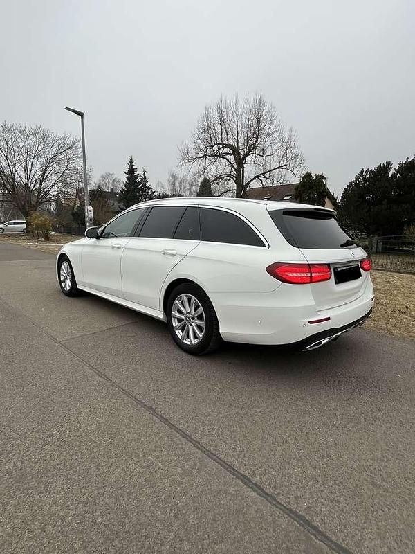 Gebraucht Mercedes E220 AMG 194 PS (142 kW) 2019 Weiß Kombi