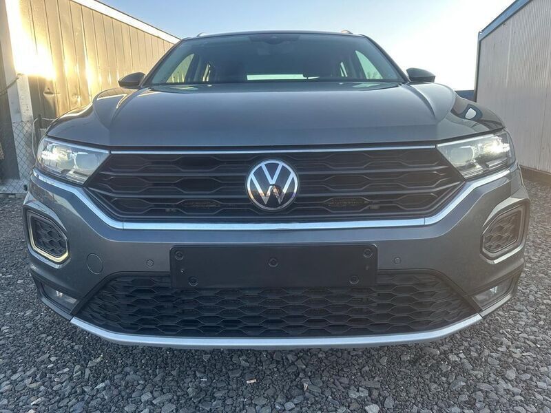 Grau Gebraucht 2021 VW T-Roc Sportline SUV | 18.699 € - Bild 1/4