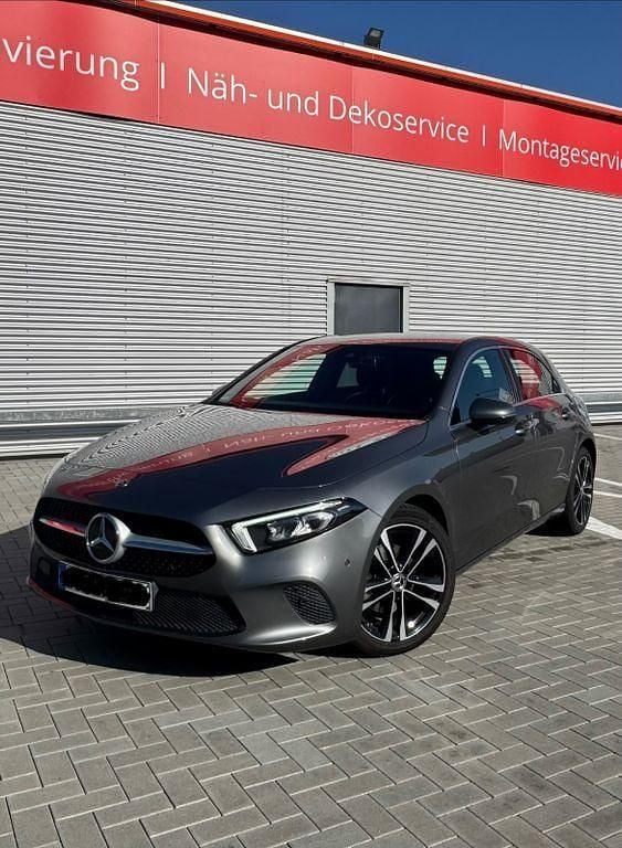 Gebraucht Mercedes A180 136 PS (100 kW) 2019 Grau Kombi