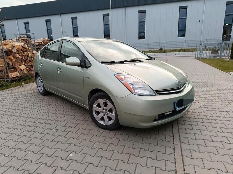 Grün Gebraucht 2007 Toyota Prius Kleinwagen | 1.590 € (Superpreis) - Bild 1/4