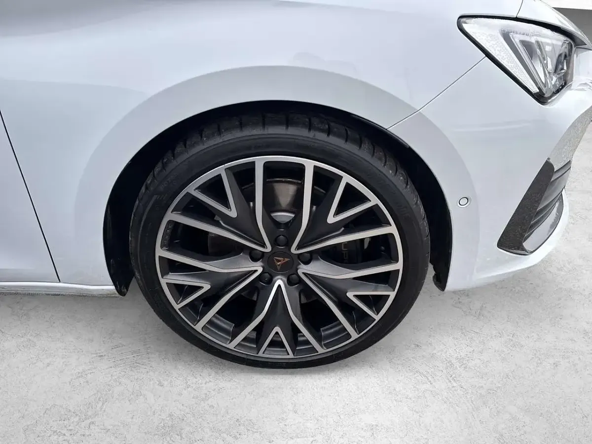 Gebraucht Cupra Leon VZ 245 PS (180 kW) 2024 Weiss Kombi