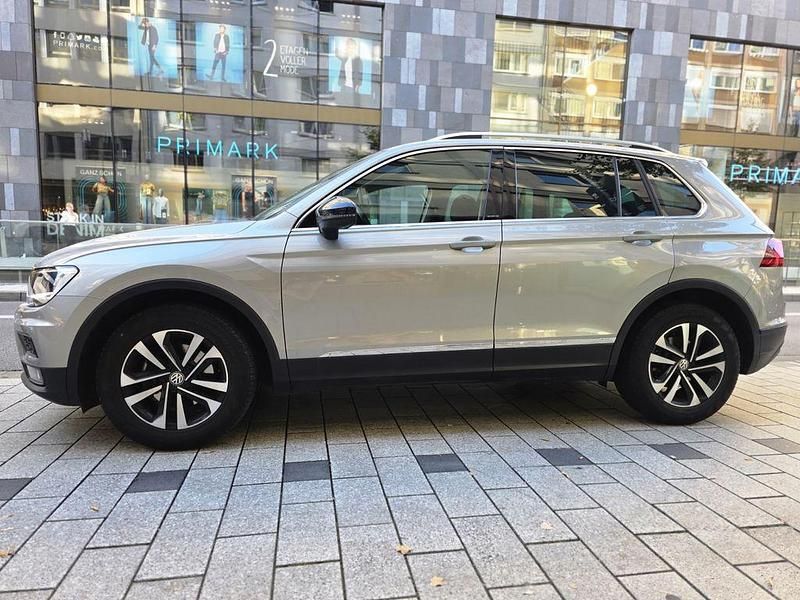 Beige Gebraucht 2020 VW Tiguan IQ Drive SUV | 18.690 € (Superpreis) - Bild 1/4