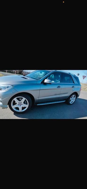 Gebraucht Mercedes ML350 258 PS (189 kW) 2012 Grau SUV