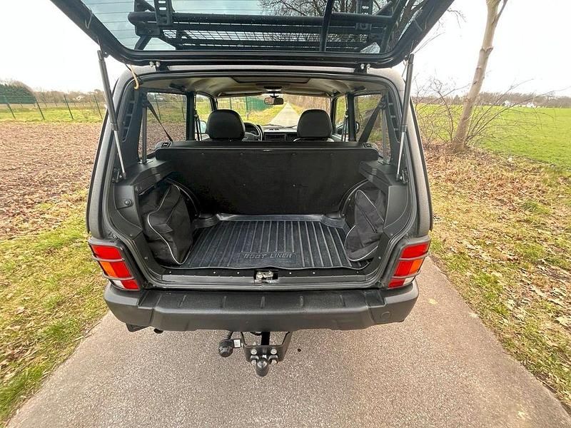 Gebraucht Lada Urban 83 PS (61 kW) 2017 Schwarz SUV