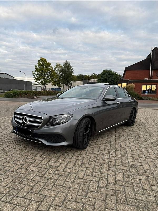 Gebraucht Mercedes E350 Avantgarde 258 PS (189 kW) 2018 Grau Limousine