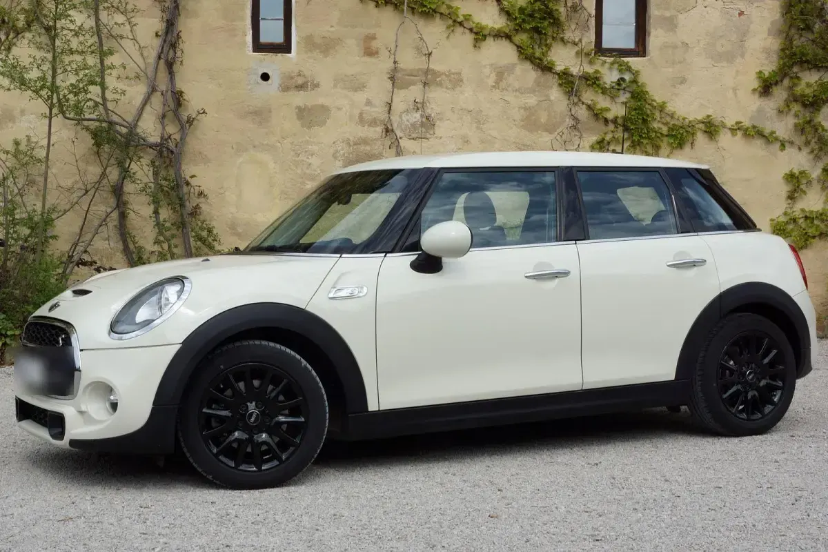 Gebraucht Mini Cooper SD Pepper 170 PS (125 kW) 2015 Weiß Kleinwagen
