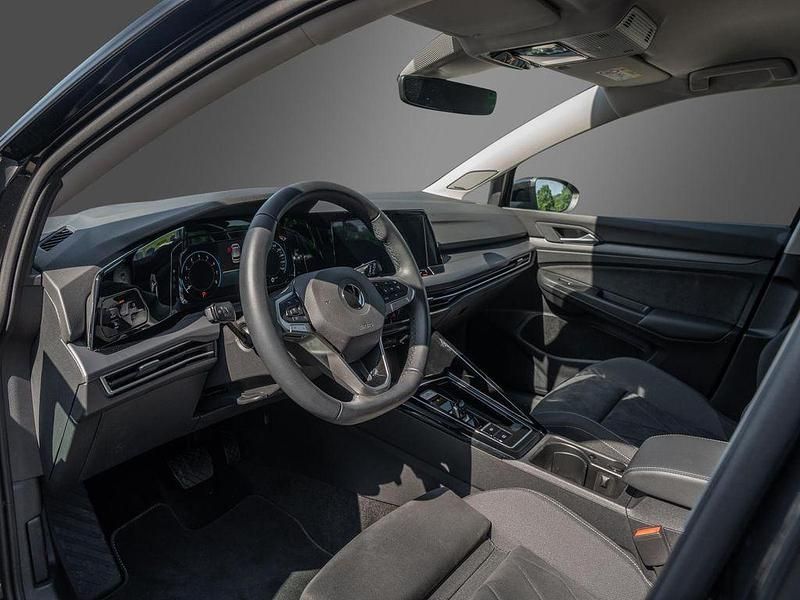 Gebraucht VW Golf VIII Style 150 PS (110 kW) 2023 Deep black perleffekt Limousine