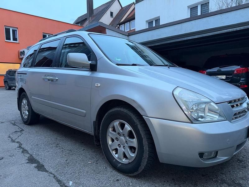 Gebraucht Kia Carnival 185 PS (136 kW) 2009 Silber Van / Kleinbus