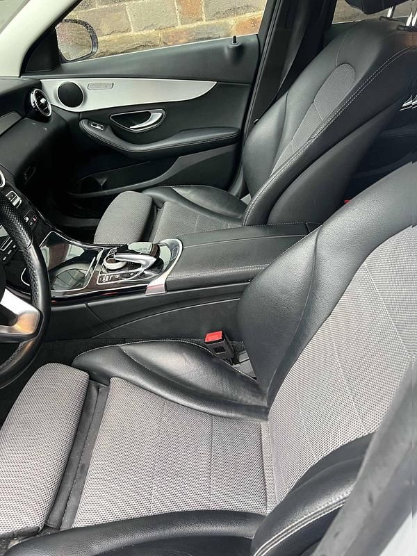 Gebraucht Mercedes C250 Business 204 PS (150 kW) 2016 Silber Kombi