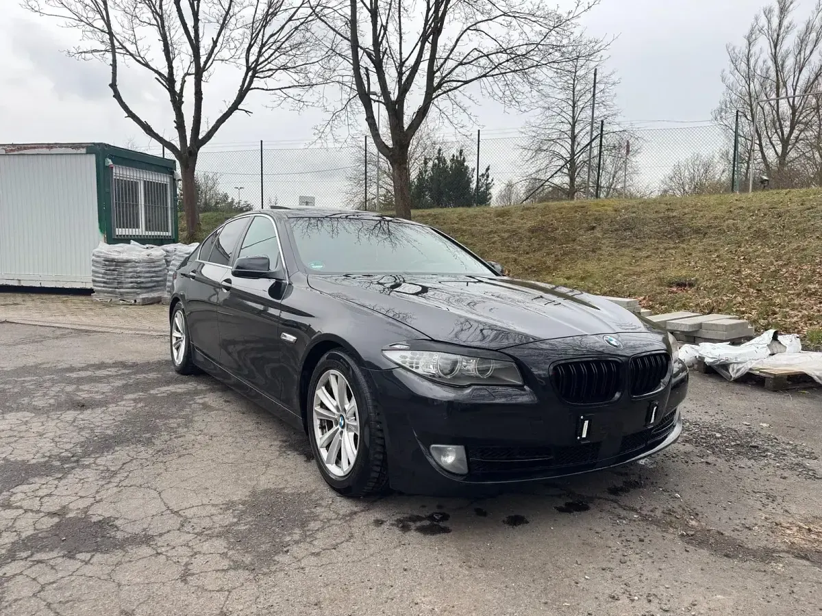 Gebraucht BMW 530 204 PS (150 kW) 2010 Schwarz Limousine