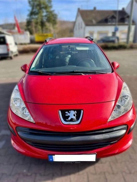 Gebraucht Peugeot 207 Tendance 73 PS (53 kW) 2009 Rot Kombi