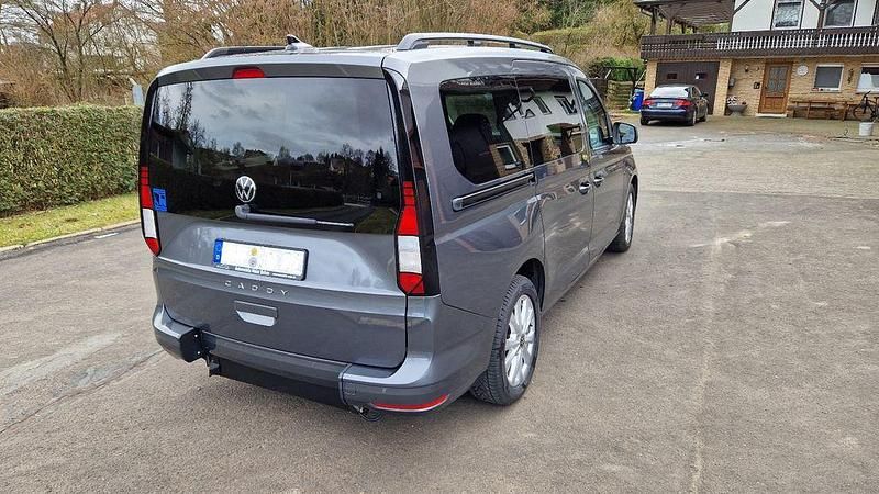 Gebraucht VW Caddy Maxi 122 PS (89 kW) 2022 Grau Van / Kleinbus