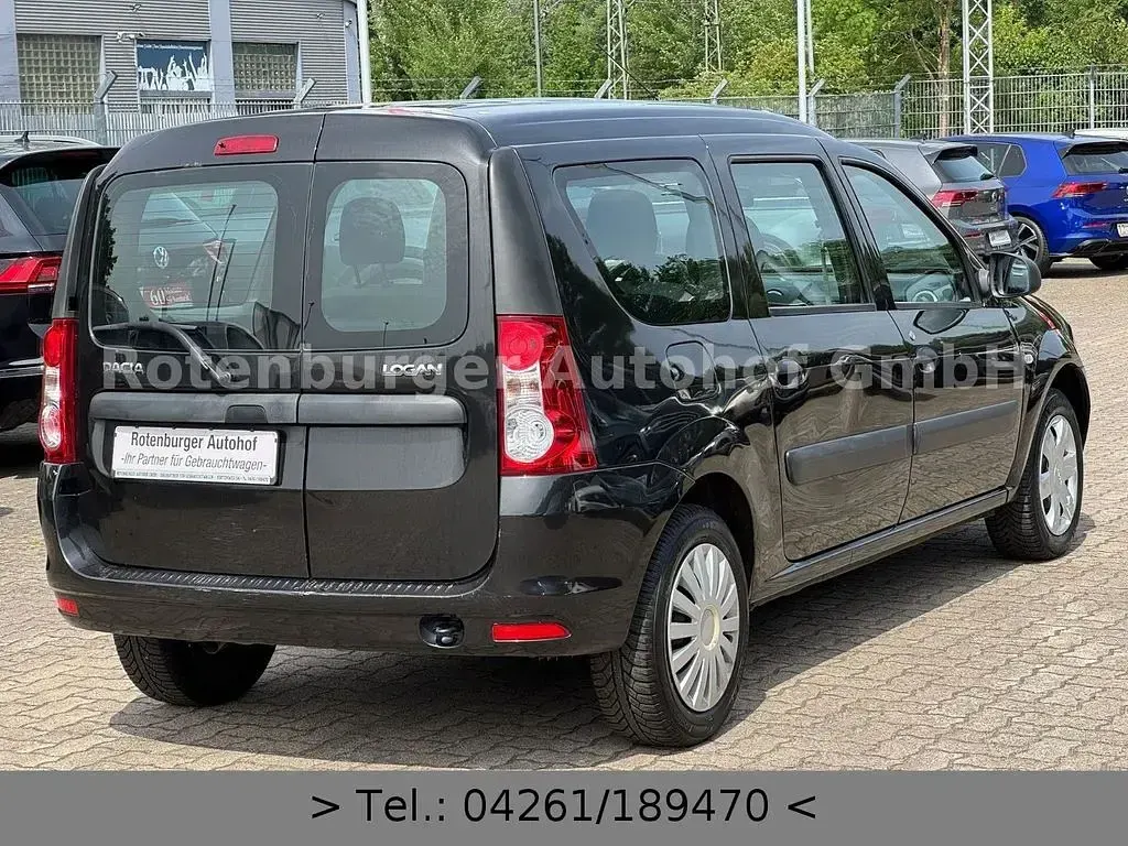 Gebraucht Dacia Logan 84 PS (61 kW) 2012 Schwarz Limousine