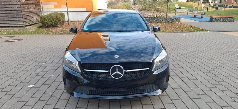 Gebraucht Mercedes A200 Urban 156 PS (114 kW) 2017 Schwarz Limousine