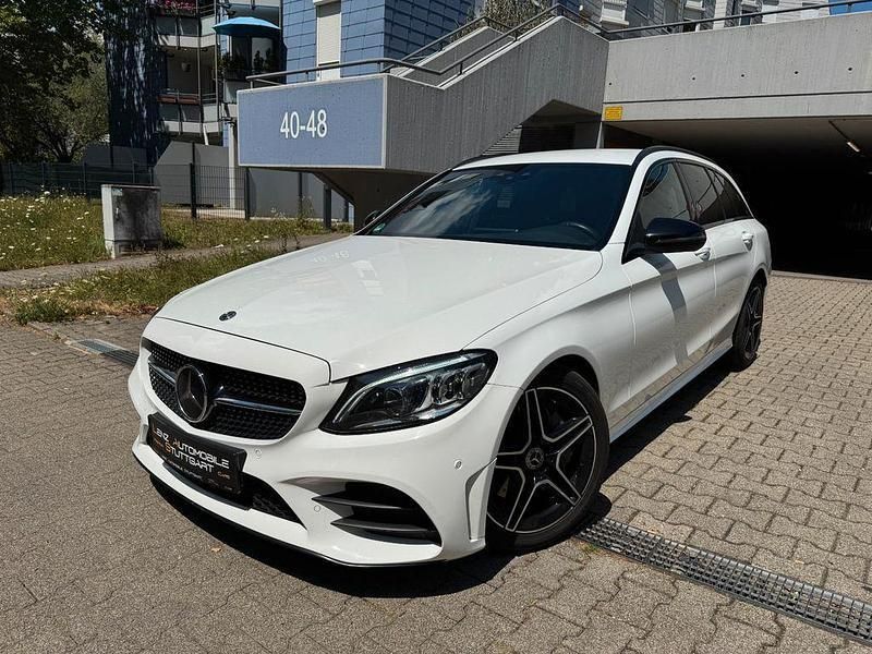 Polarweiss Gebraucht 2020 Mercedes C300 AMG Kombi | 22.998 € (Fairer Preis) - Bild 1/4