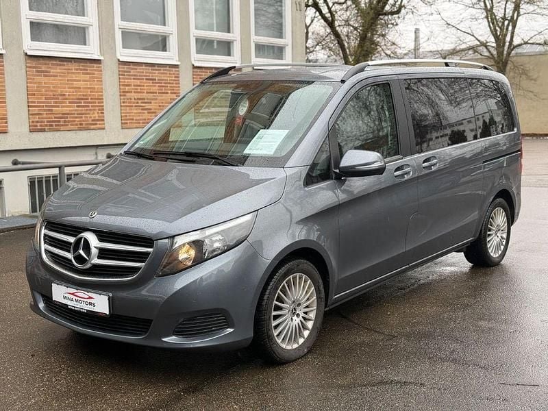 Gebraucht Mercedes V220 Edition 163 PS (119 kW) 2018 Grau Van / Kleinbus