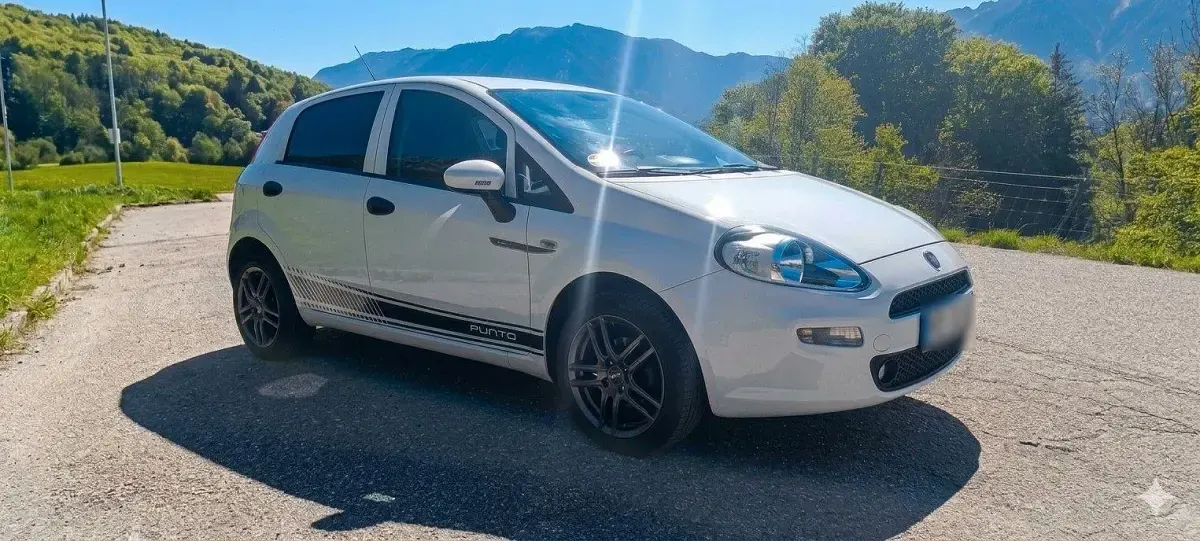 Gebraucht Fiat Punto 69 PS (50 kW) 2017 Weiß Kleinwagen