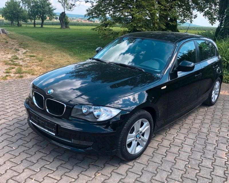 Gebraucht BMW 116 122 PS (89 kW) 2010 Schwarz Kleinwagen
