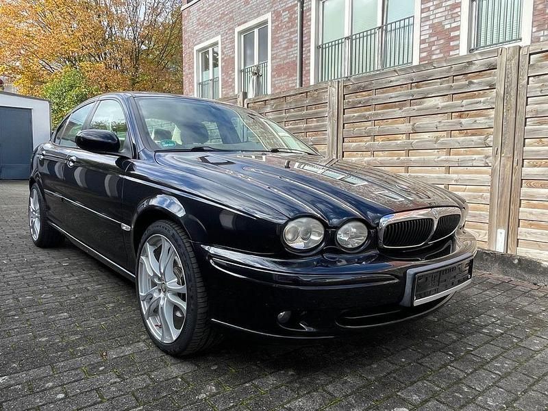 Schwarz Gebraucht 2006 Jaguar X-type Classic Limousine | 6.490 € (Teuer) - Bild 1/4