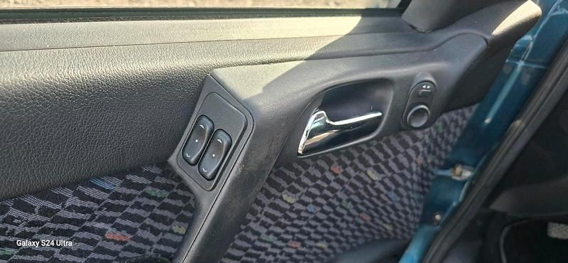 Gebraucht Opel Astra 85 PS (62 kW) 2001 Blau Kleinwagen