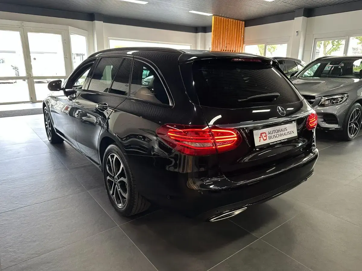 Gebraucht Mercedes C300 258 PS (189 kW) 2020 Schwarz Kombi