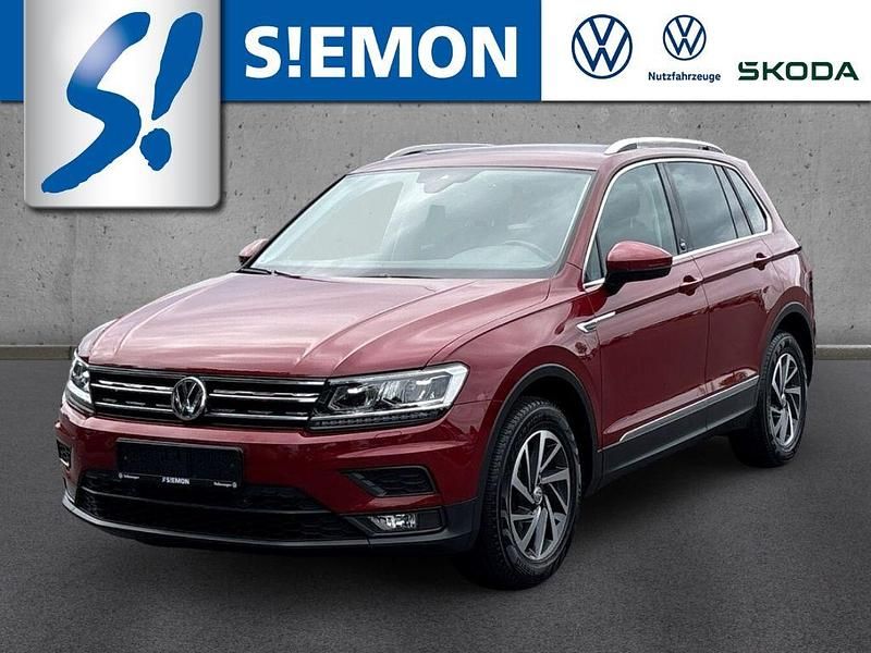 Rot Gebraucht 2017 VW Tiguan Sound SUV | 21.830 € (Fairer Preis) - Bild 1/4