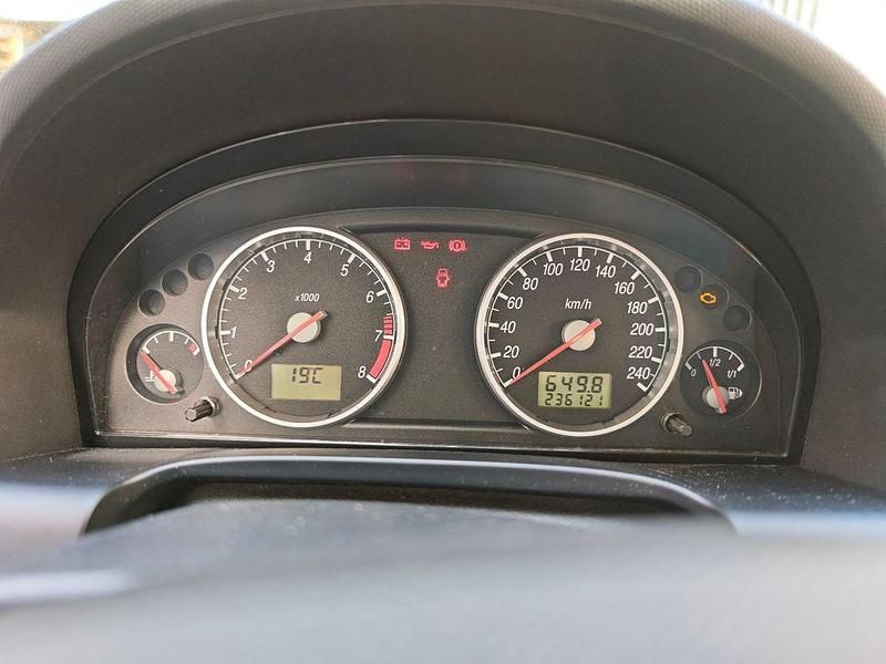 Gebraucht Ford Mondeo 170 PS (125 kW) 2001 Blau Limousine