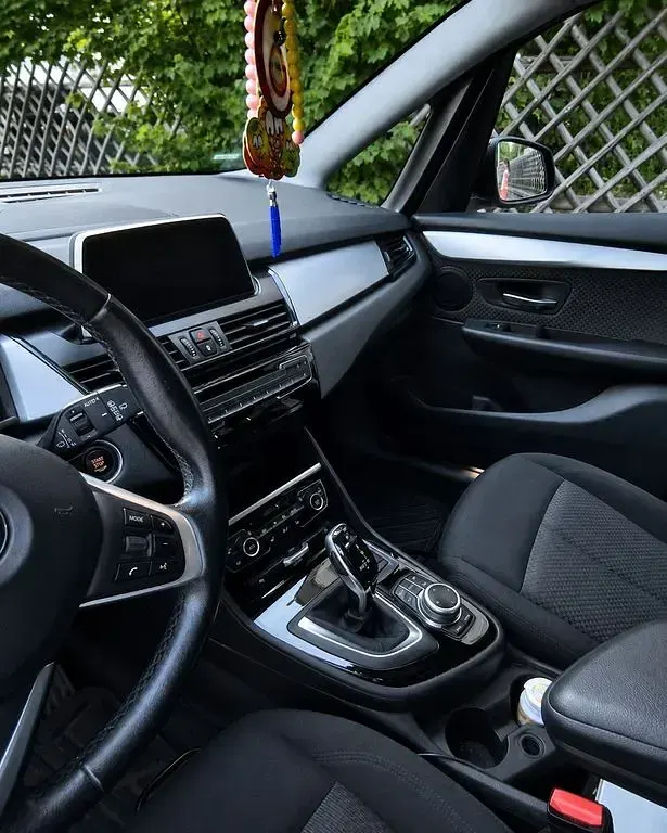 Gebraucht BMW 220 Gran Tourer Luxury Line 190 PS (139 kW) 2019 Schwarz Van / Kleinbus