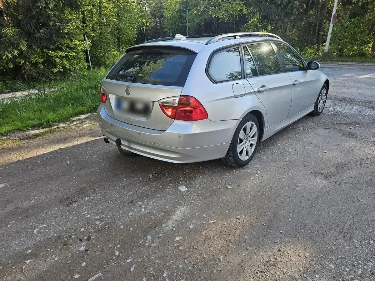 Gebraucht BMW 320 163 PS (119 kW) 2007 Silber Kombi