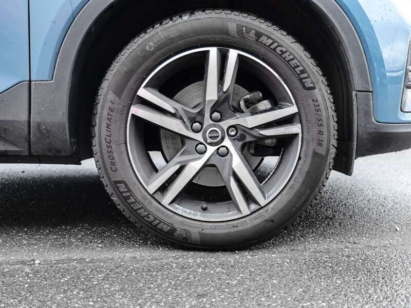 Gebraucht Volvo XC40 Plus 163 PS (119 kW) 2023 Blau SUV