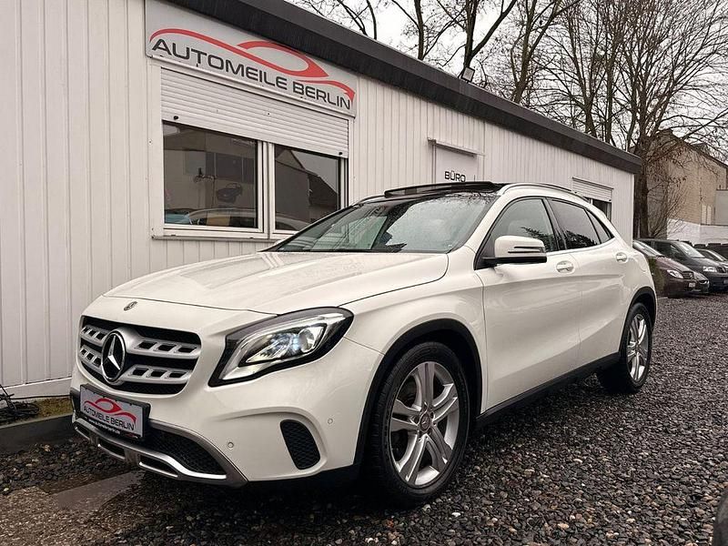 Schwarz Gebraucht 2017 Mercedes GLA220 SUV | 17.900 € (Guter Preis) - Bild 1/4