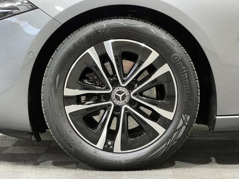 Gebraucht Mercedes A200 Advanced 163 PS (119 kW) 2024 Grau Limousine