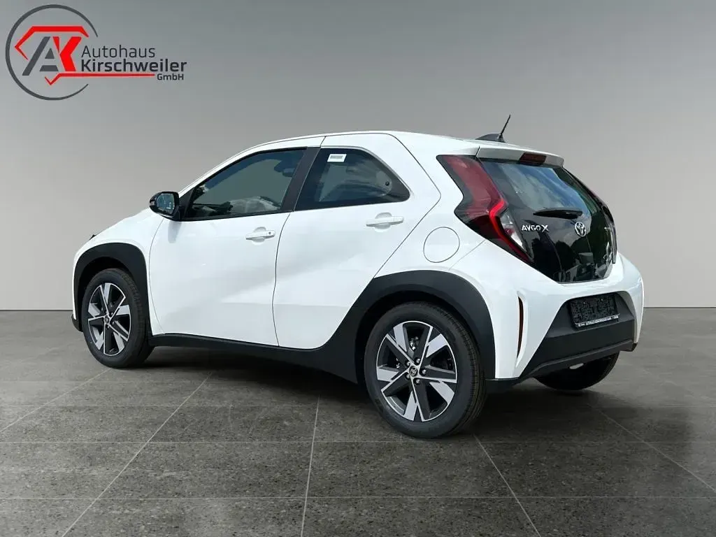 Neu Toyota Aygo X Active 116 PS (85 kW) 2026 Super white SUV