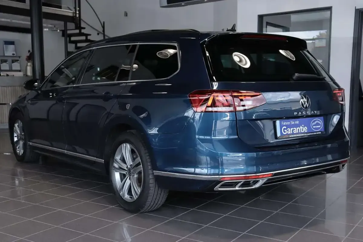 Gebraucht VW Passat Business 150 PS (110 kW) 2024 Blau Kombi