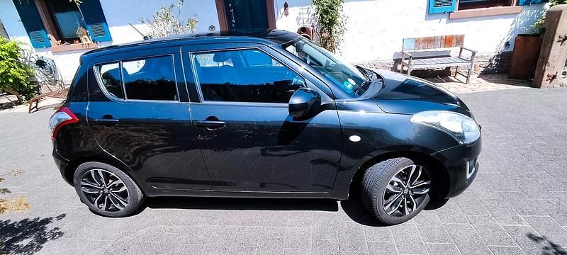Schwarz Gebraucht 2016 Suzuki Swift Kleinwagen | 7.100 € (Fairer Preis) - Bild 1/4